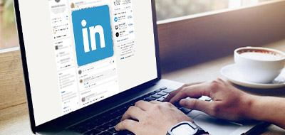 Profil linkedin qui s'affiche sur l'écran d'un ordinateur